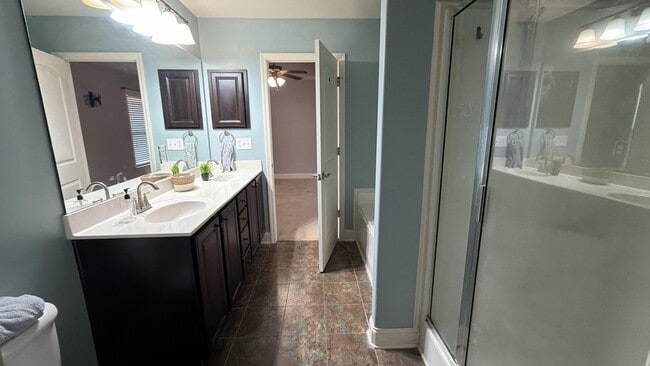 Building Photo - 176 Fields Pond Dr