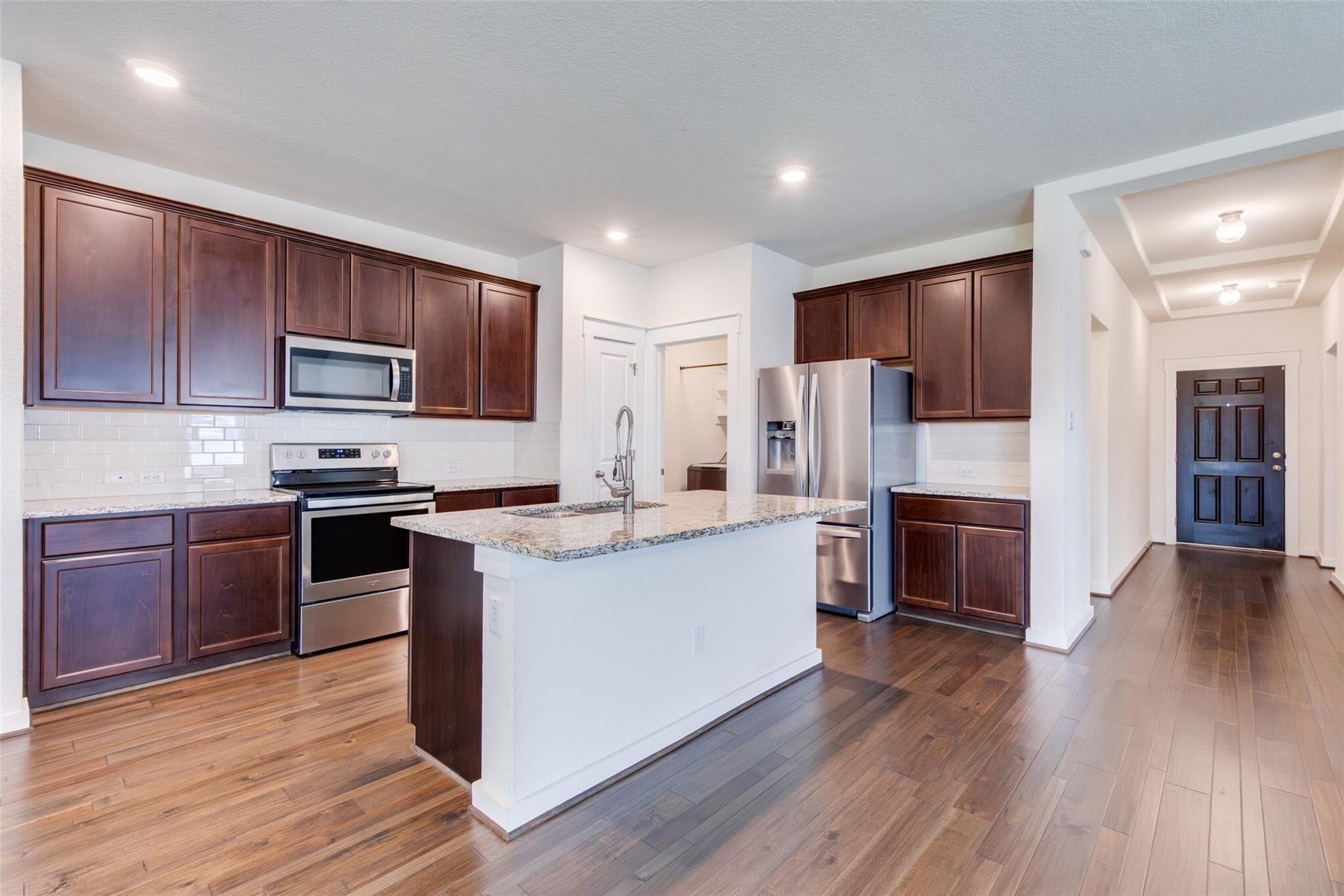 Building Photo - 741 Carol Dr