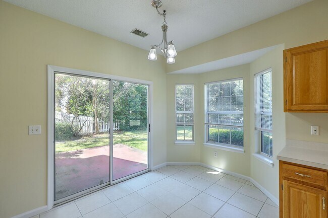 Building Photo - Gorgeous 2 Story Home In Belle Hall!
