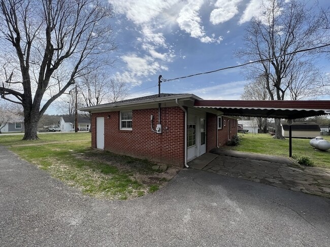 Building Photo - 207 N Mulberry St