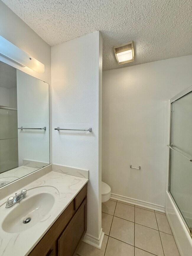 Building Photo - Available Now! 2 Bedroom 2 BathTownhome!