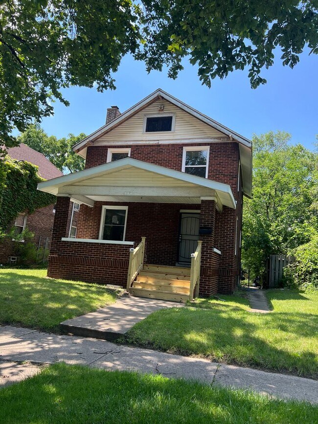 Building Photo - Custom updated rental! All new!