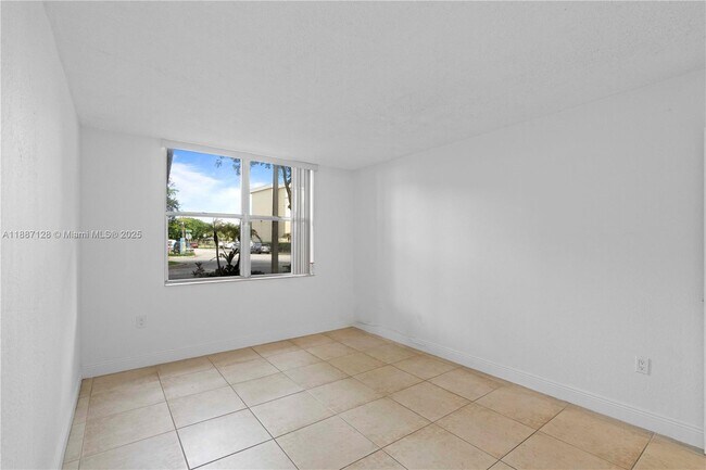 Building Photo - 1800 Sans Souci Blvd