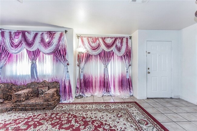 Building Photo - 5237 Steinbrenner Ln