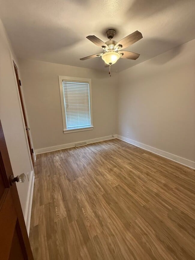 Building Photo - 2662 S 7th St