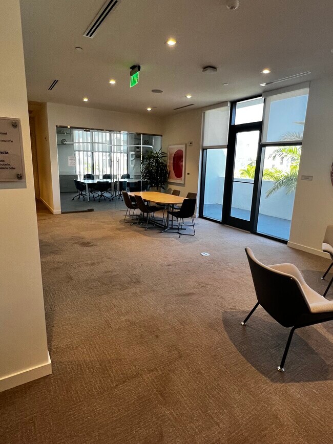 Building Photo - 670 W 74th Pl