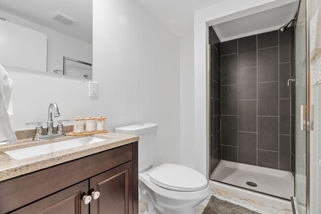 Building Photo - 5382 Kings Park Dr