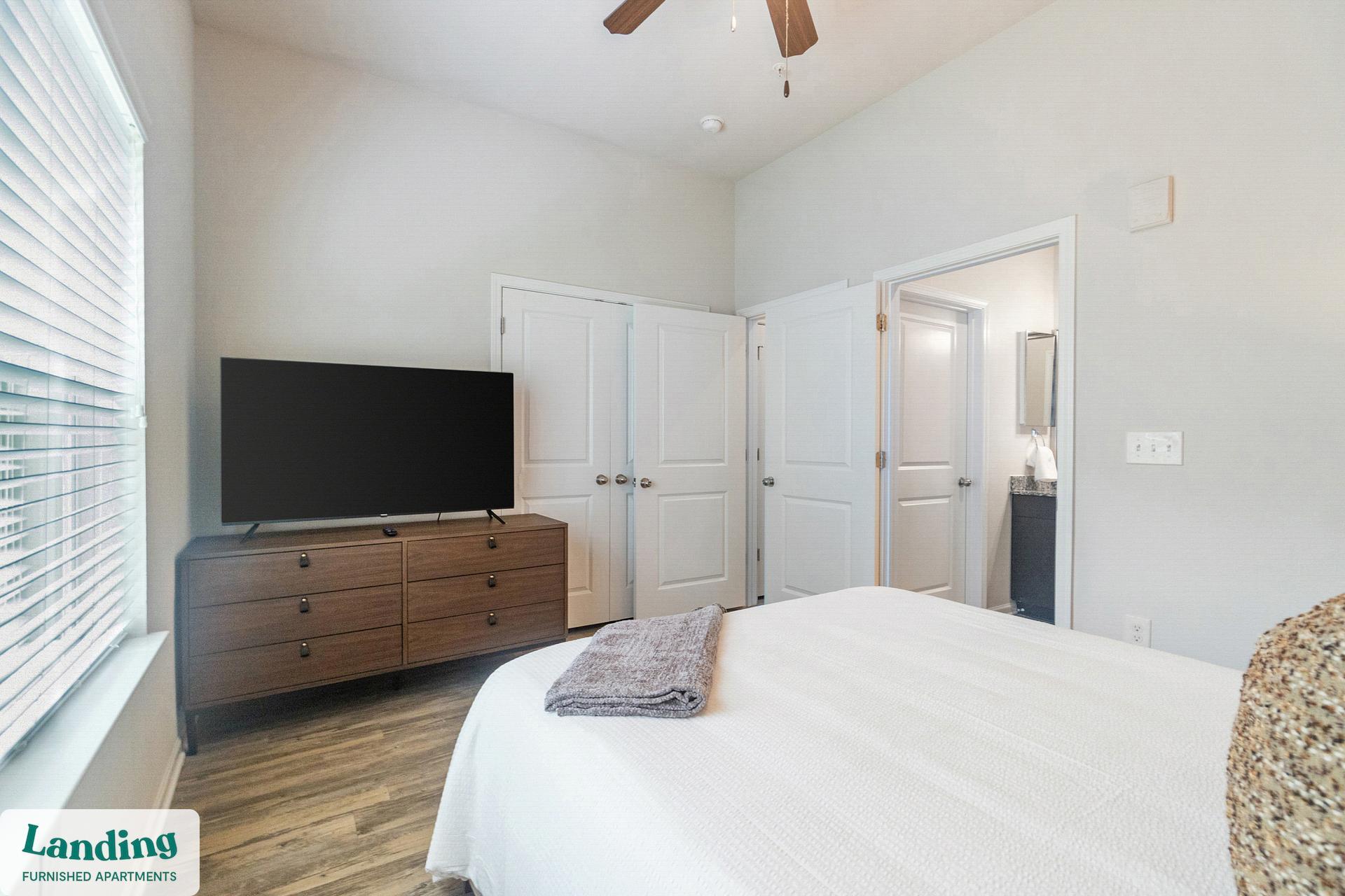 Building Photo - 655 W Mallard Creek Church Rd