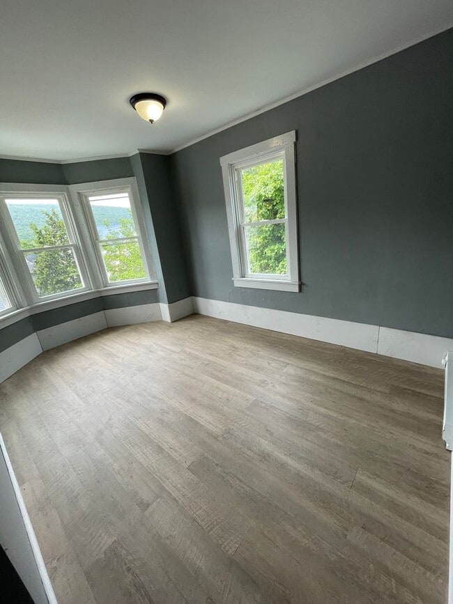 Building Photo - 3 Bed 1 Bath House in Williamstown