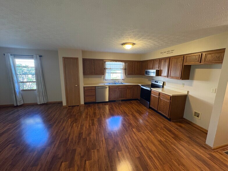 Building Photo - 7333 McSmith Ln
