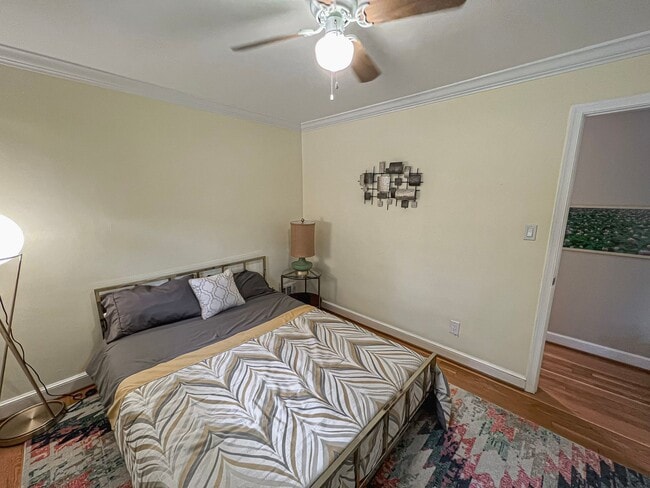 Building Photo - Sunny and Bright 4 Bedroom 3 Bath 2 Level ...