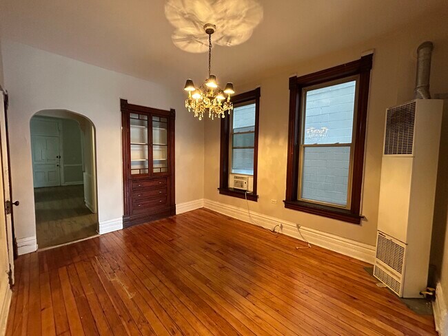 Building Photo - 1013 N Winchester-1