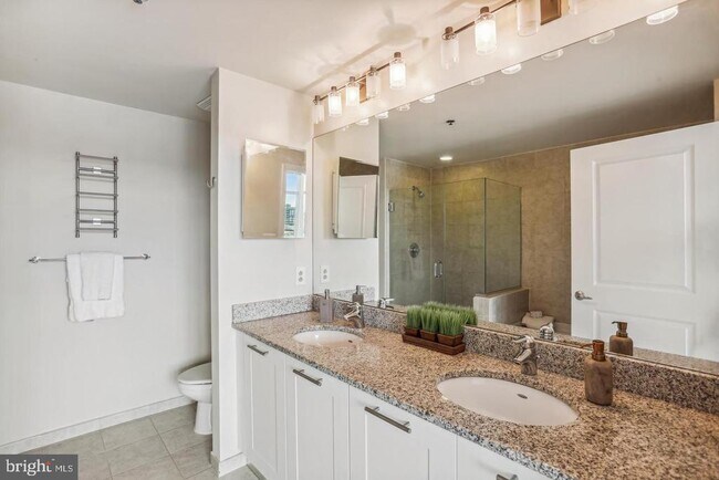 Building Photo - 5750 Bou Ave