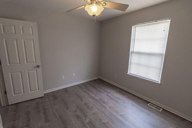 Building Photo - 3916 Snowy Owl Dr