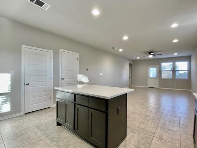 Building Photo - 2309 Pecan Island Dr