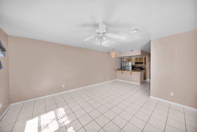 Building Photo - 517 SE 23rd Pl