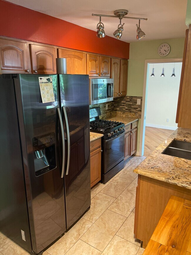 Building Photo - 7480 Mount Meeker Rd