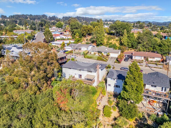 Building Photo - 4081 Oak Hill Rd