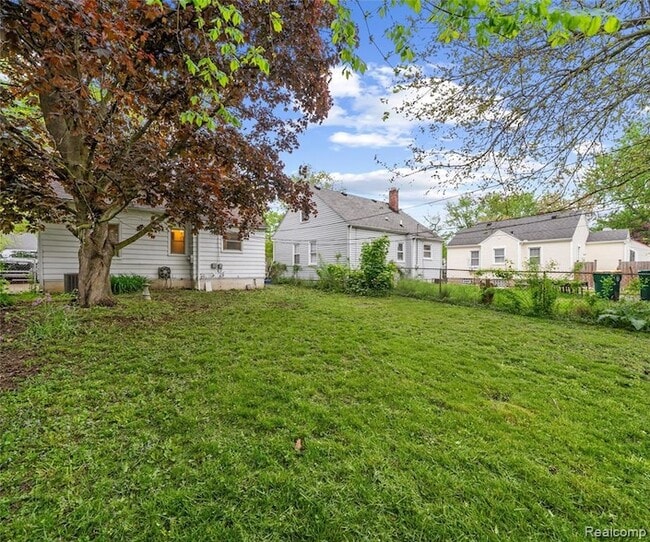 Building Photo - 2017 Harding Ave