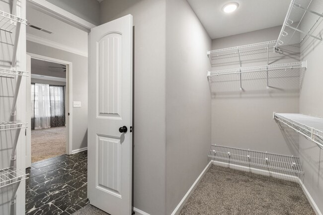 Building Photo - 1629 Kestrel Dr