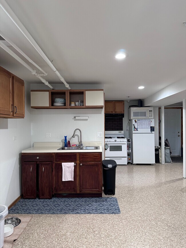 Building Photo - 515 South Blvd