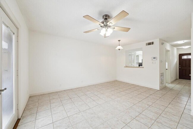 Building Photo - 6338 Chevy Chase Dr