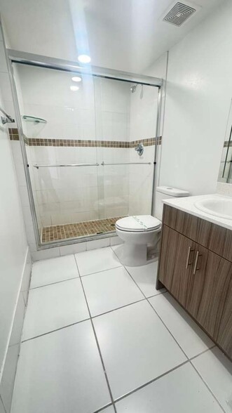 Building Photo - 6777 NW 186th Ter