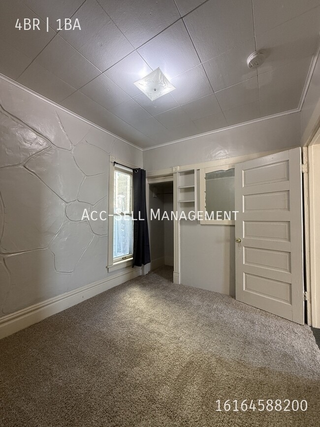 Building Photo - 106 Haifley Pl SE