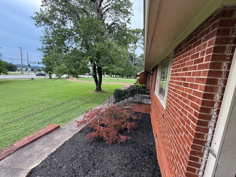 Building Photo - 7105 Whitesburg Dr SE