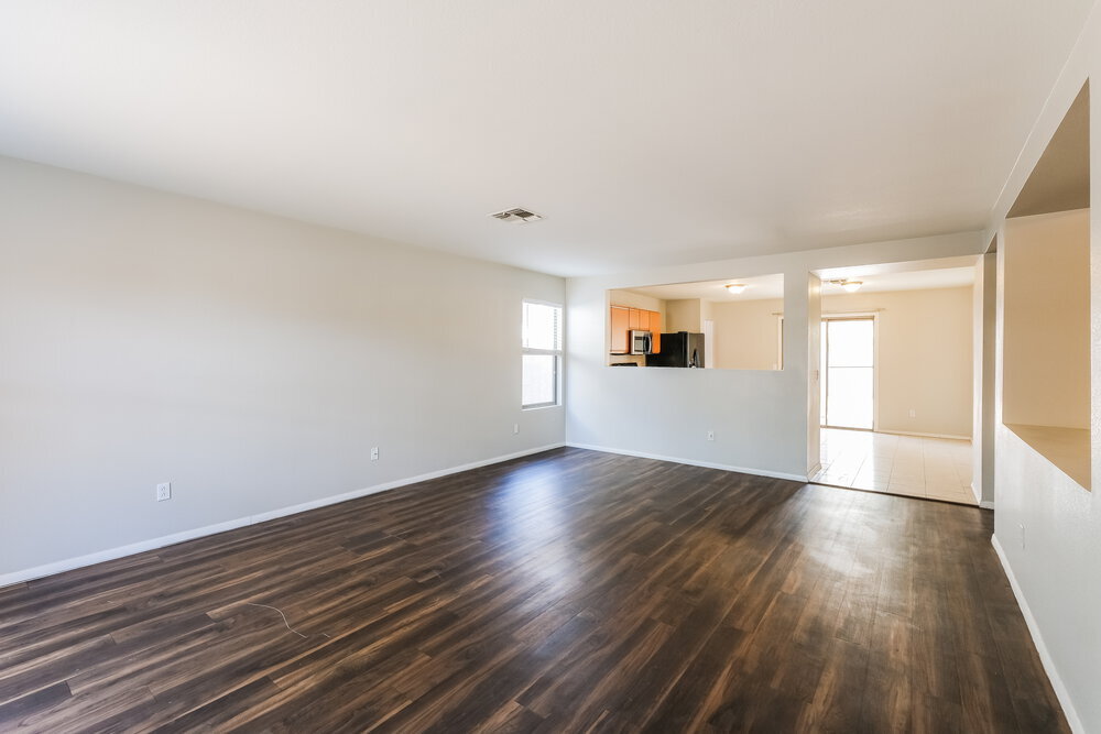 Building Photo - 11815 W Columbine Dr