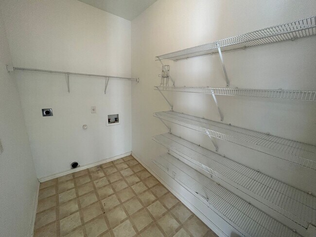 Building Photo - *COMING SOON* Charming Two-Story Home in Stone Oak With Fenced Backyard!