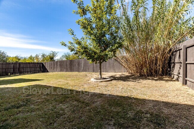 Building Photo - 5167 Top Ridge Ln