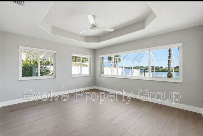 Building Photo - 470 Lambert Ave