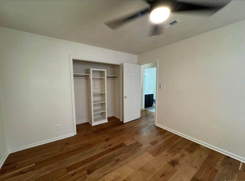 Building Photo - 128 Hiawatha Dr