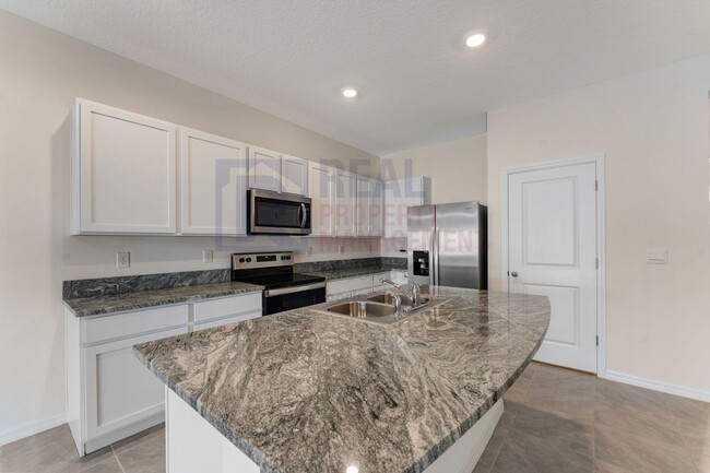 Building Photo - 2851 Banks Pointe Dr