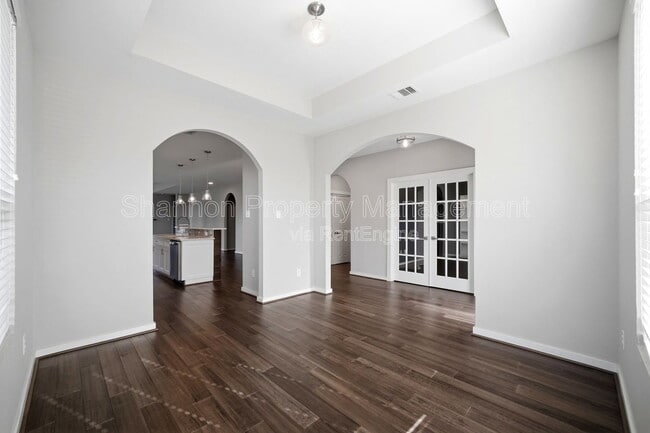 Building Photo - 605 Dumble St