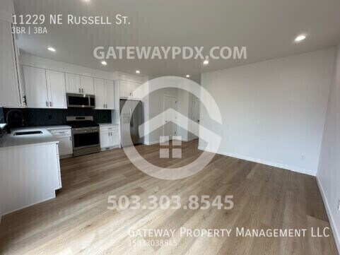 Building Photo - 11229 NE Russell St