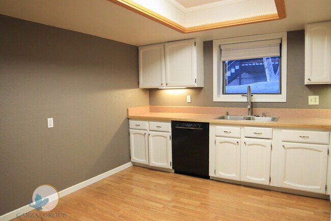 Building Photo - 16 Glacier Ave