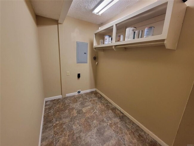 Building Photo - Section8 Accepted