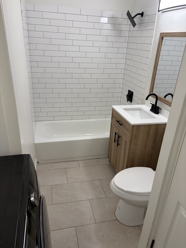 Building Photo - 11000 Ewing Ave