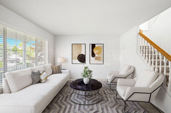 Building Photo - 2136 NE 13th Ave