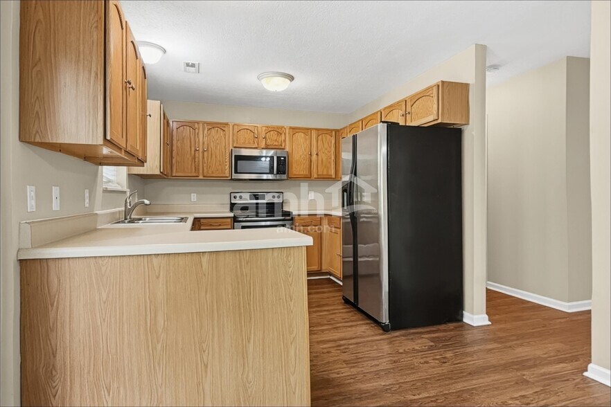 Building Photo - 4417 Oakbank Ln