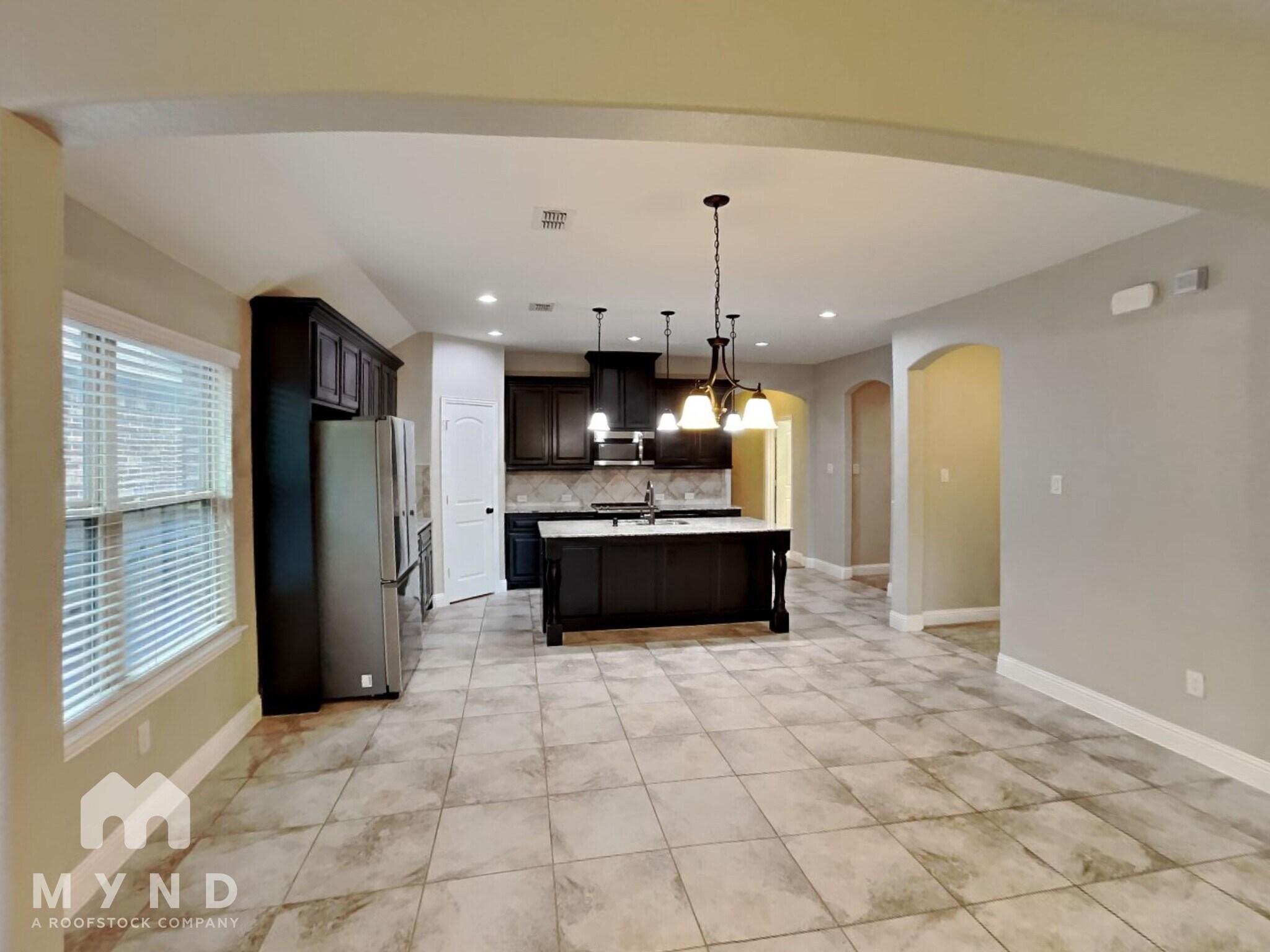 Building Photo - 405 Bentley Dr