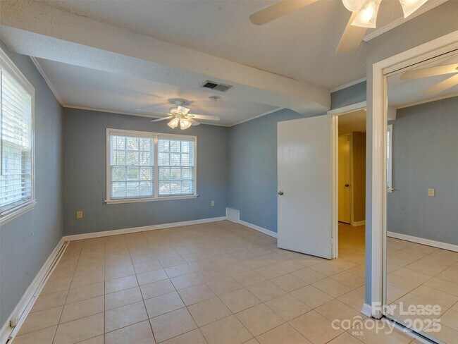 Building Photo - 4917 White Oak Rd