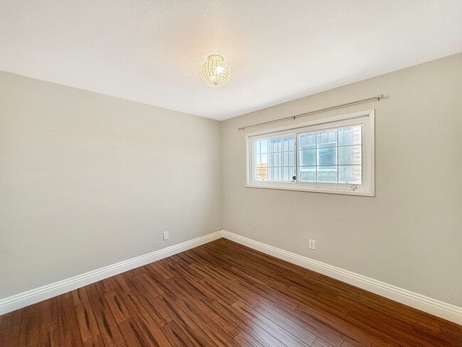 Building Photo - Charming & Spacious 3BD/2BA House in Clair...