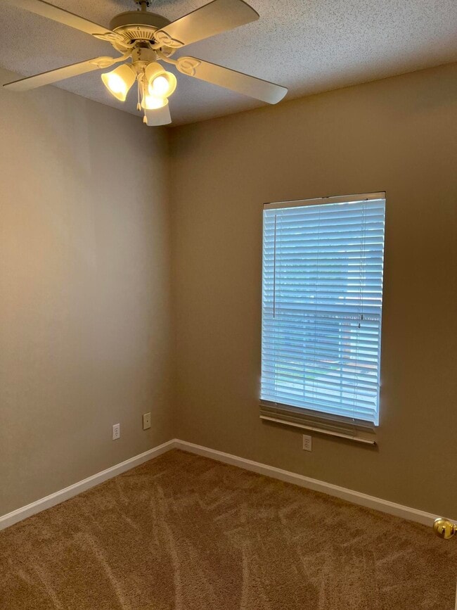 Building Photo - 732 E Mack Bayou Dr