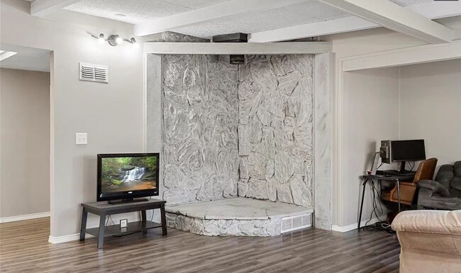 Building Photo - 6600 6th Street Frontage Rd E