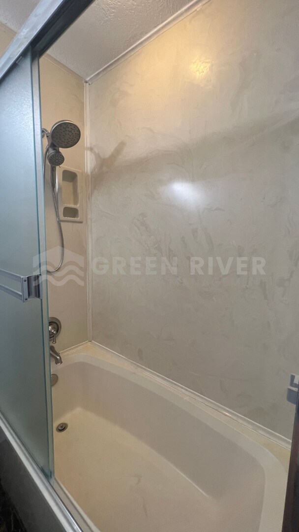 Building Photo - Amazing 4 bedroom home with St Johns River Views Available Now!