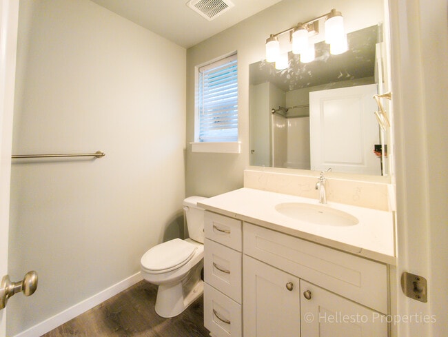 Building Photo - 2494 SW Coho St