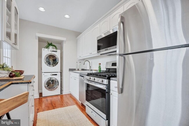 Building Photo - 1437 Duke St